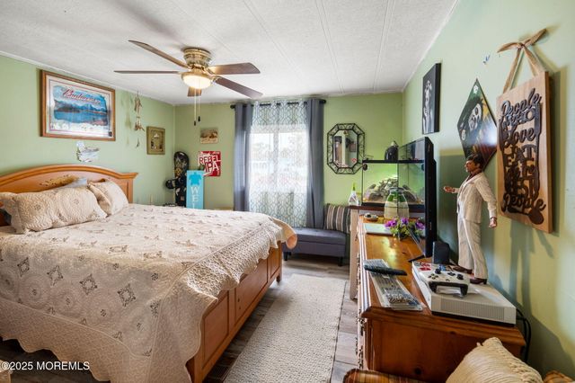 8 Mary Court, Barnegat, NJ 08005