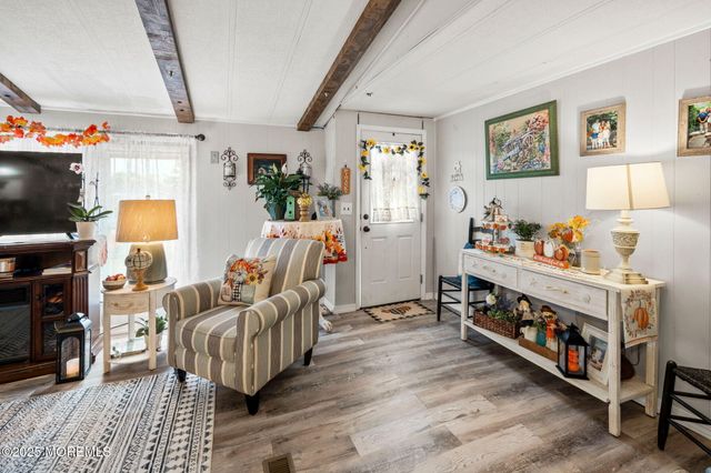 8 Mary Court, Barnegat, NJ 08005