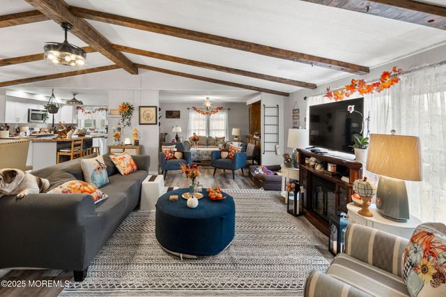 8 Mary Court, Barnegat, NJ 08005