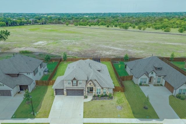 2005 Flora Lane, Desoto, TX 75115