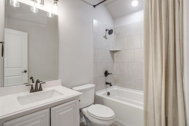 2005 Flora Lane, Desoto, TX 75115