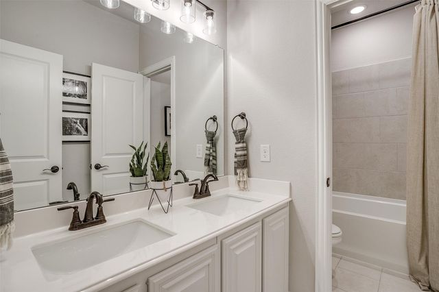 2005 Flora Lane, Desoto, TX 75115