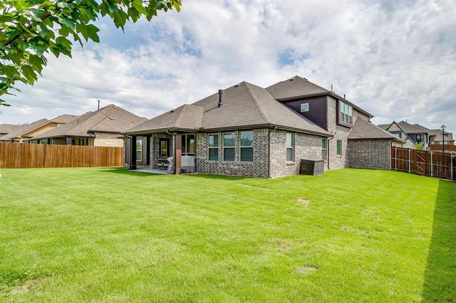 2005 Flora Lane, Desoto, TX 75115