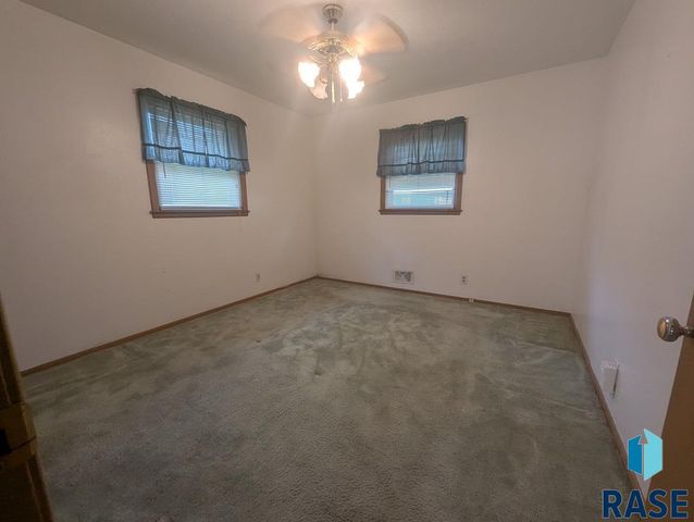 601 S Blauvelt Ave Avenue, Sioux Falls, SD 57103