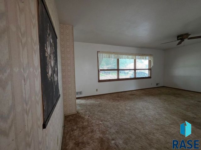 601 S Blauvelt Ave Avenue, Sioux Falls, SD 57103