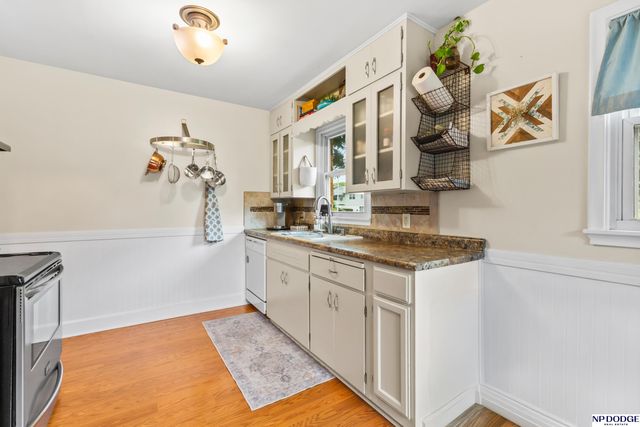 4532 B Street, Omaha, NE 68106