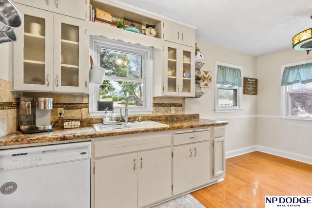 4532 B Street, Omaha, NE 68106