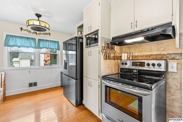 4532 B Street, Omaha, NE 68106