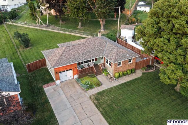 4532 B Street, Omaha, NE 68106