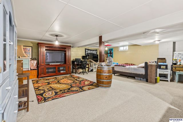 4532 B Street, Omaha, NE 68106