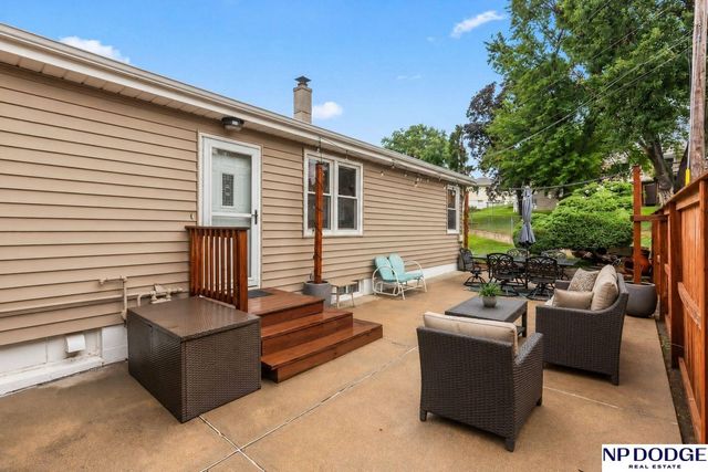 4532 B Street, Omaha, NE 68106