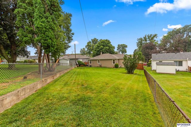 4532 B Street, Omaha, NE 68106