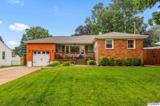4532 B Street, Omaha, NE 68106