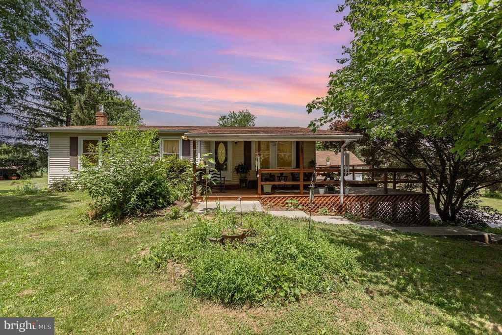 821-B COMPANY FARM RD, Aspers, PA 17304