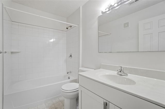 12061 Carrington Lane 102, Loveland, OH 45140