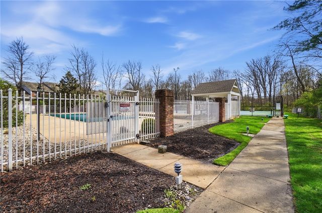 12061 Carrington Lane 102, Loveland, OH 45140