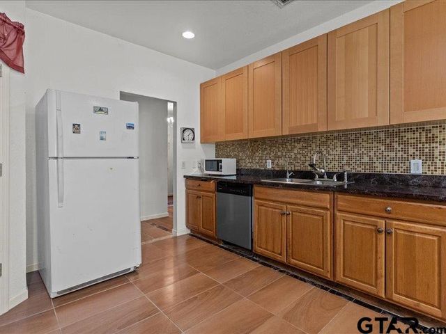 13860 FM 645, Palestine, TX 75803