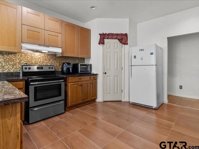 13860 FM 645, Palestine, TX 75803