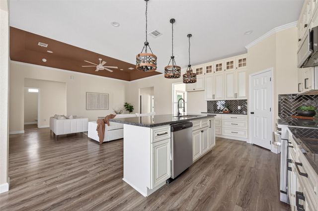 1046 Gazing Pine Street, Huffman, TX 77336