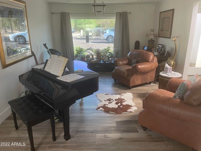 856 E VILLAGE CIRCLE Drive S, Phoenix, AZ 85022