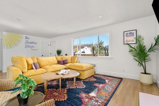 30 Coburn St-Winter, Hull, MA 02045