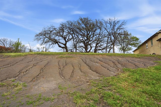 2605 Whispering Oaks Cove, Cedar Hill, TX 75104