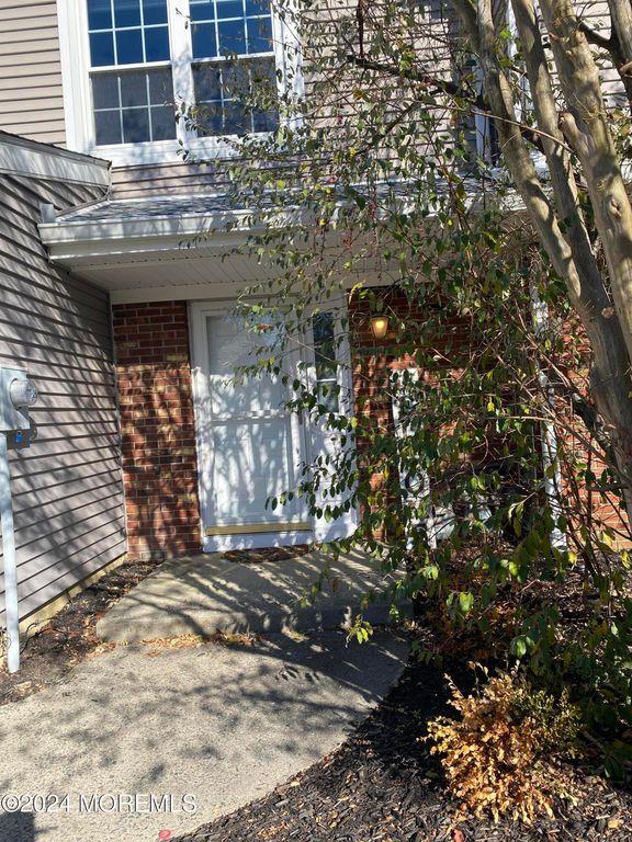 66 Holly Drive, Eatontown, NJ 07724