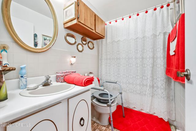 6 Orchard Drive 73, Whiting, NJ 08759