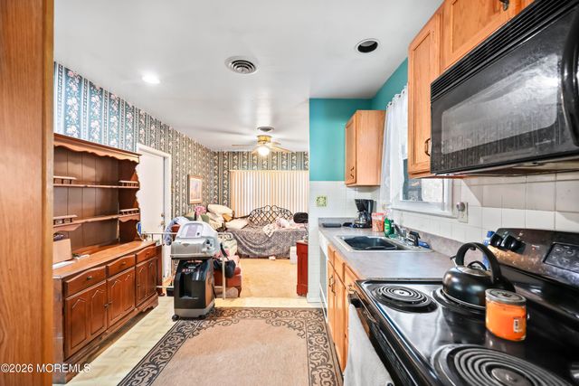 6 Orchard Drive 73, Whiting, NJ 08759