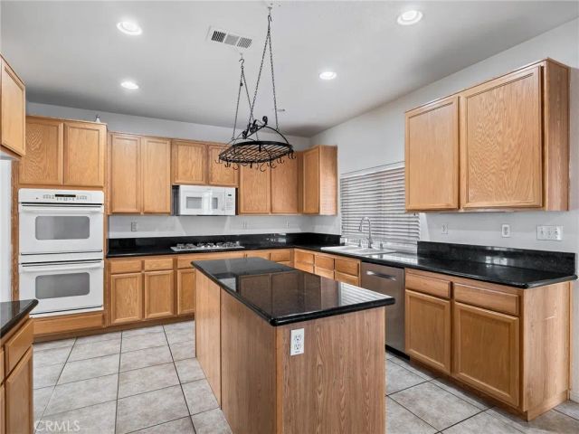 12726 Bellrose Court, Victorville, CA 92392