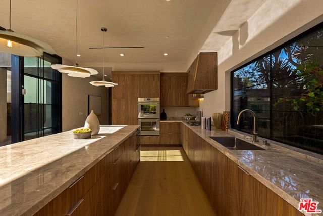 923 Milwood Avenue, Venice, CA 90291