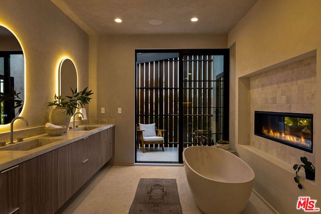 923 Milwood Avenue, Venice, CA 90291