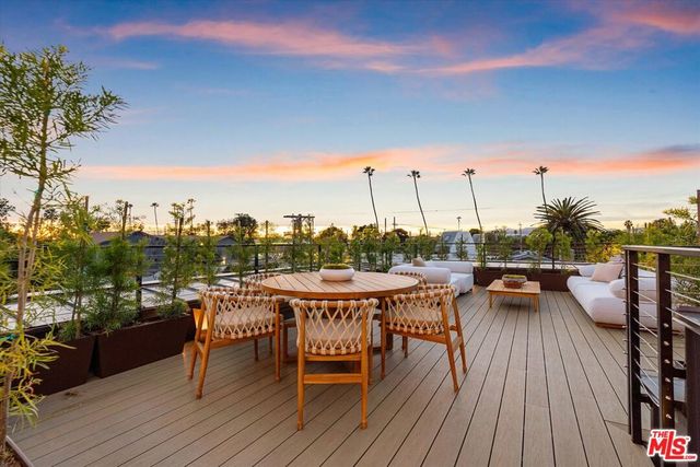 923 Milwood Avenue, Venice, CA 90291