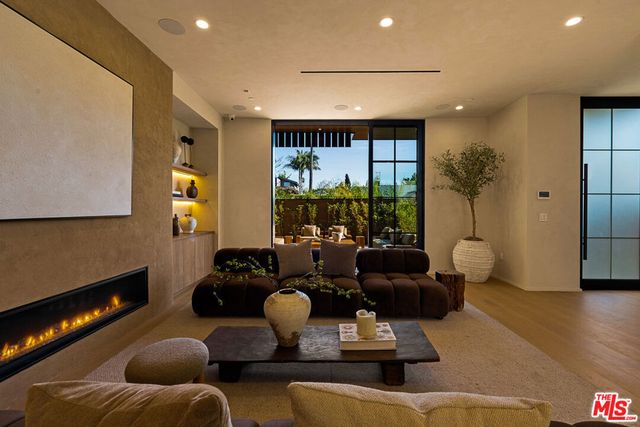 923 Milwood Avenue, Venice, CA 90291