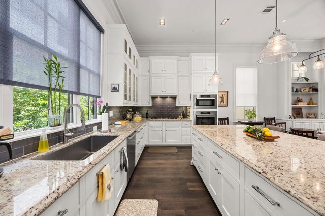 11 Robita Street, Houston, TX 77019