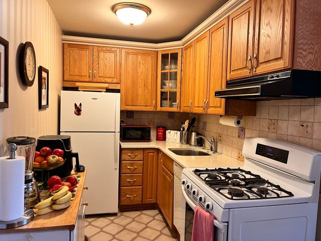 5975 N Odell Avenue 2C, Chicago, IL 60631