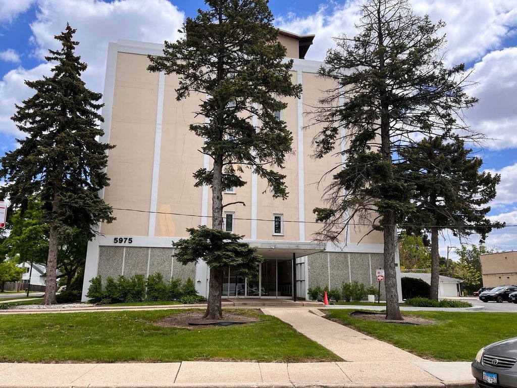 5975 N Odell Avenue 2C, Chicago, IL 60631
