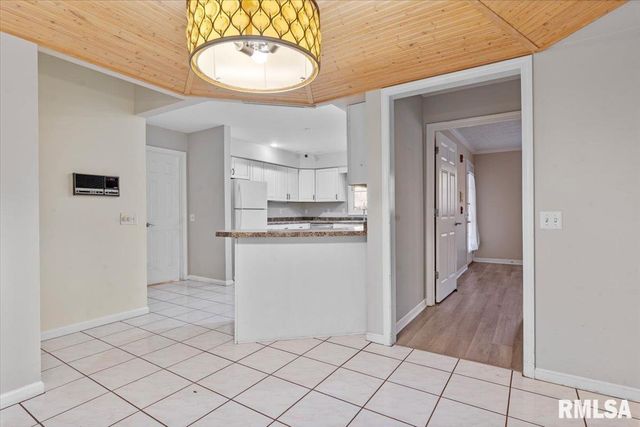 3305 COLLINGWOOD Drive, Springfield, IL 62711