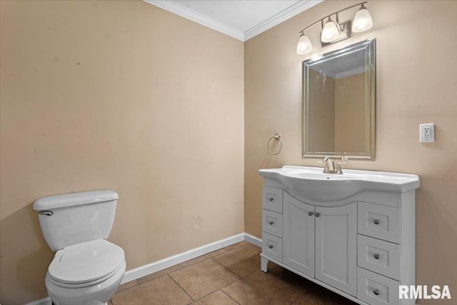 3305 COLLINGWOOD Drive, Springfield, IL 62711