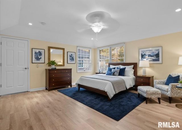 3305 COLLINGWOOD Drive, Springfield, IL 62711