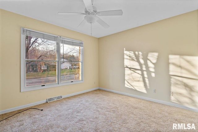 3305 COLLINGWOOD Drive, Springfield, IL 62711