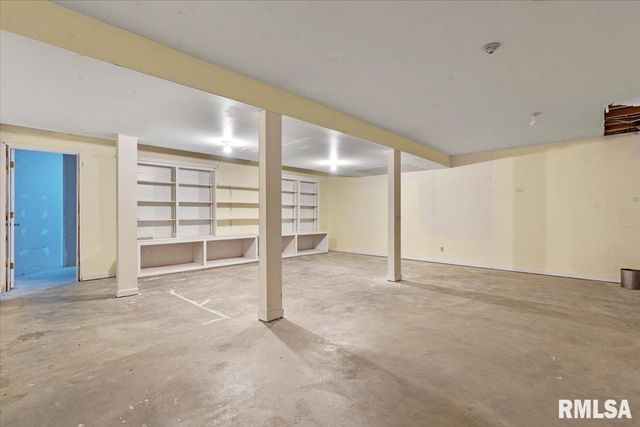 3305 COLLINGWOOD Drive, Springfield, IL 62711