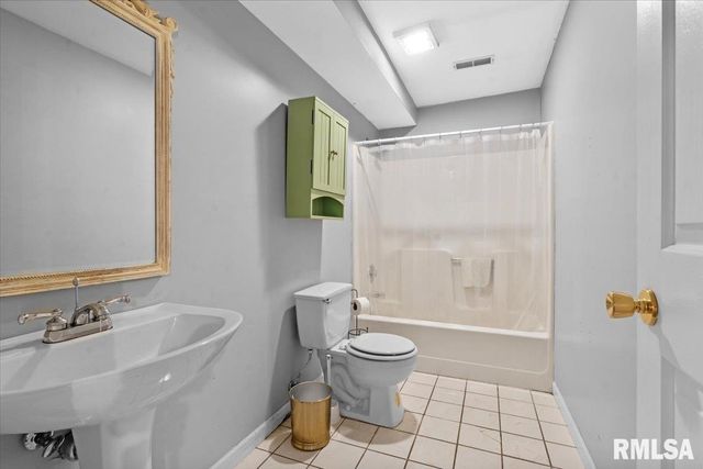 3305 COLLINGWOOD Drive, Springfield, IL 62711