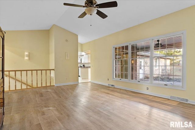 3305 COLLINGWOOD Drive, Springfield, IL 62711