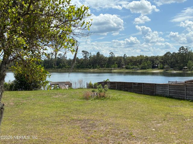 121 CHURCH LAKE Drive, Interlachen, FL 32148