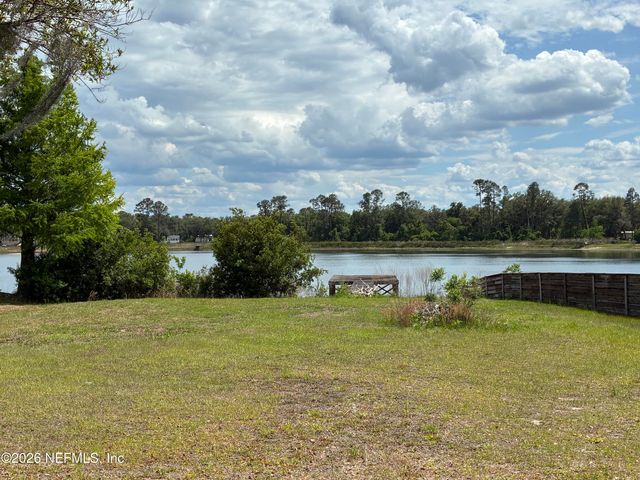 121 CHURCH LAKE Drive, Interlachen, FL 32148