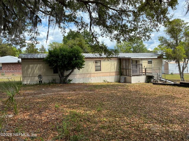 121 CHURCH LAKE Drive, Interlachen, FL 32148