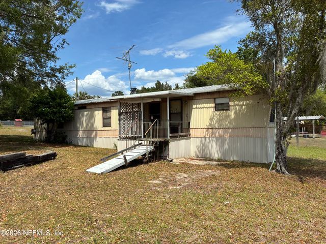 121 CHURCH LAKE Drive, Interlachen, FL 32148