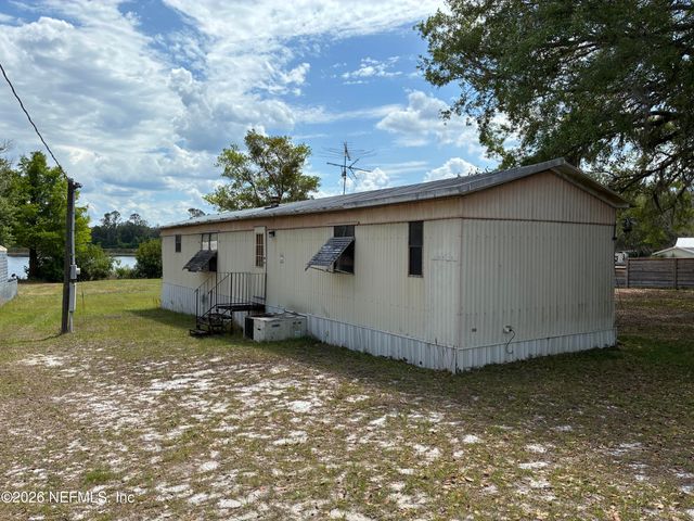 121 CHURCH LAKE Drive, Interlachen, FL 32148