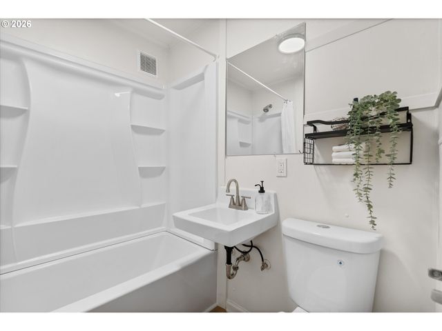 6647 Se 65TH Ave, Portland, OR 97206